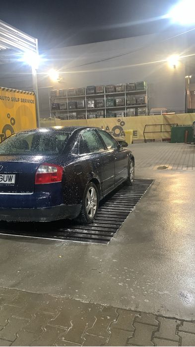 AUDI A4 0 — imagine 4