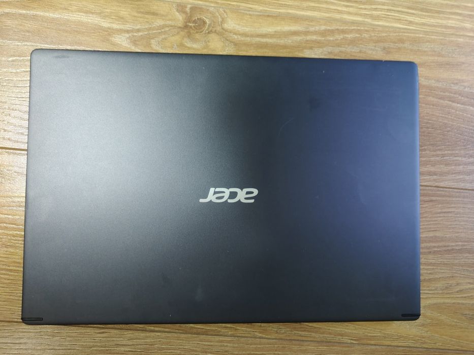 Laptop Acer i5 gen 10 / 4 GB RAM / Ssd  256 gb
