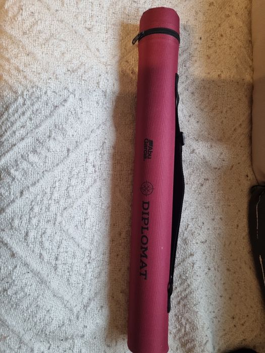 Vând lanseta spining