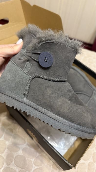 Продам детские UGG
