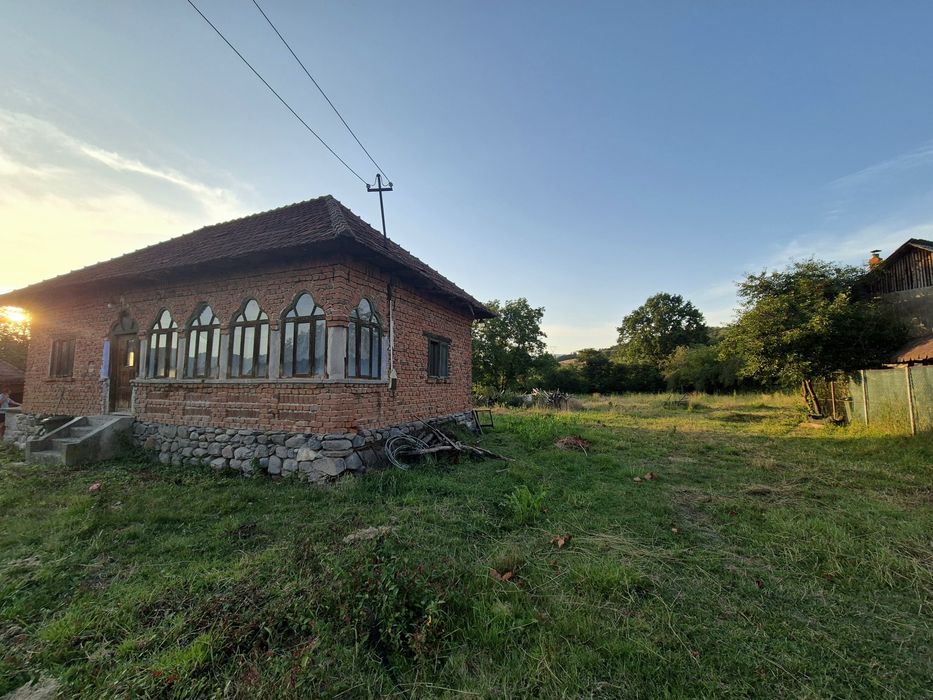 Casa și Teren de vânzare