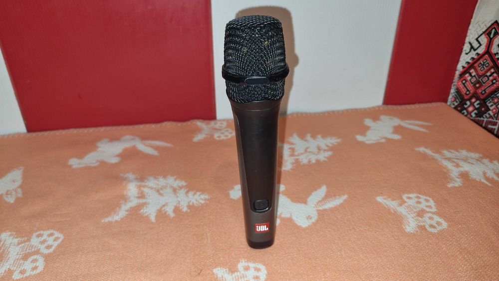 Microfon JBL cu fir