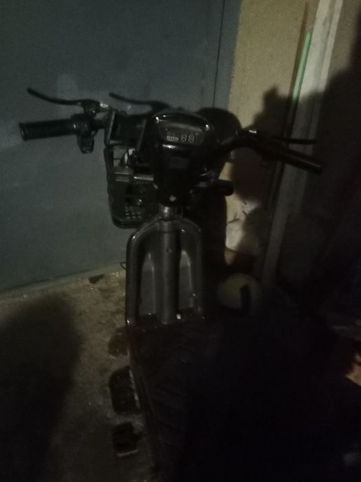 Продам электро скутер ск8