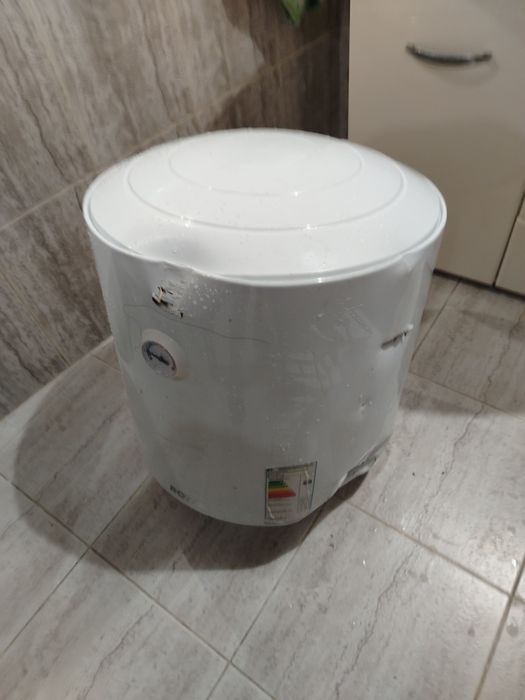 Продам бойлер есть наружные дефекты