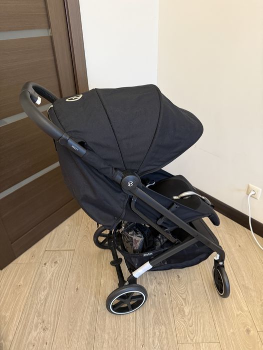 Продам коляску прогулочная Cybex Beezy Magic Black, черный