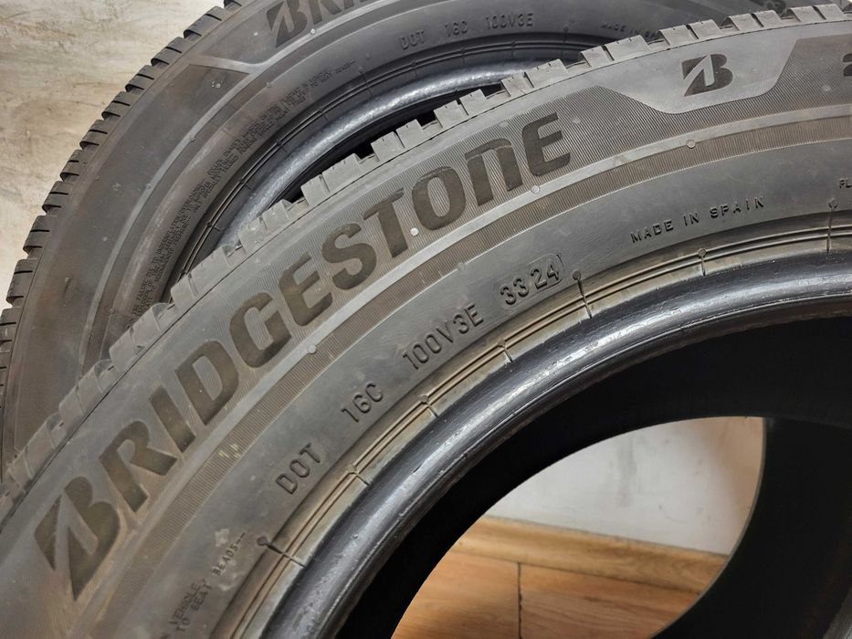 235/60/18 Bridgestone 2024 г. / зимни гуми