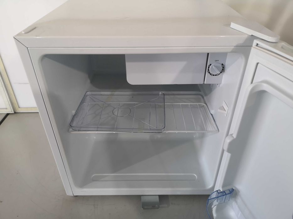 Хладилник - IceQ 60W / 43L