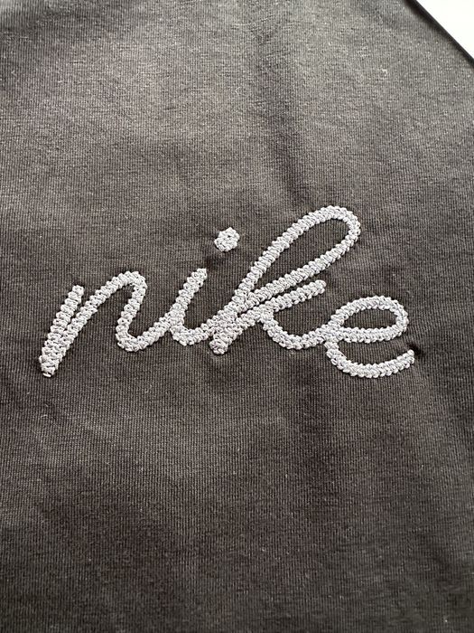 Мъжка,памучна,черна тениска Nike с бродирано,сиво лого