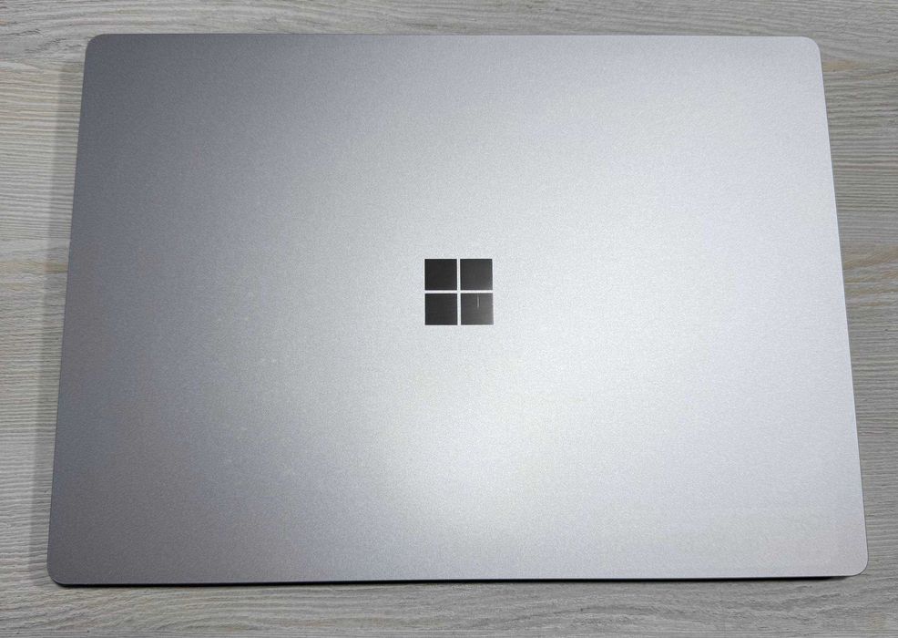 Microsoft Surface Laptop 5 Black 15" 2K Сенсор i7 1260U 8GB/256GB