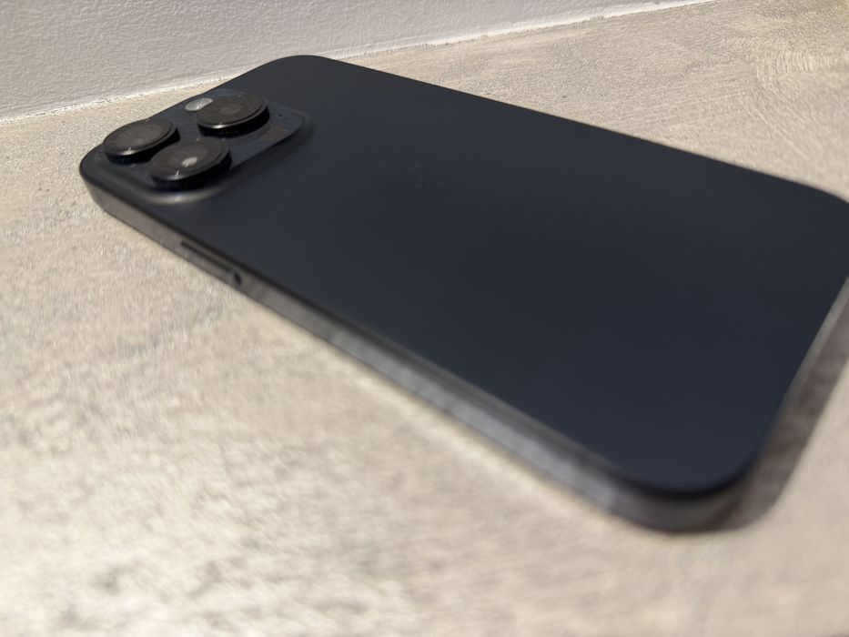 iPhone 15  PRO  Blue Titanium