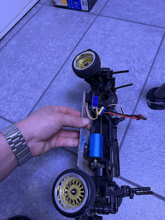 Masinuta rc automodel aston martin tamyia tg10 1:10 4x4 electric