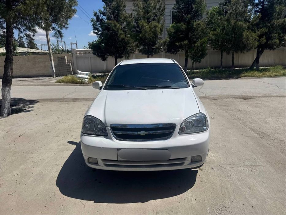 2011 yil oq lacetti