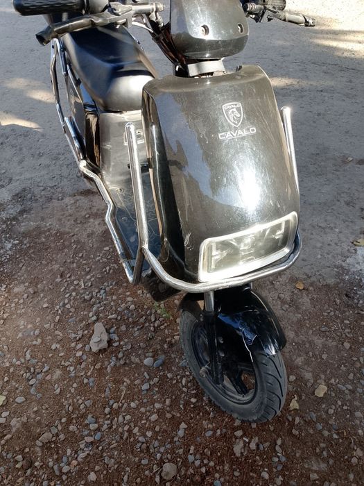 Skuter sotiladi Model  Kavalo