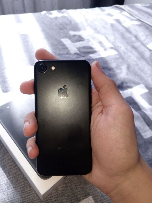 Продам айфон 7 128 гб