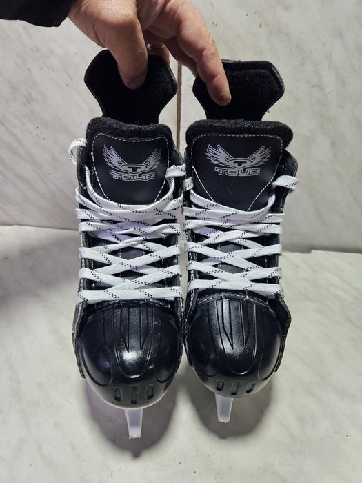 Patine 2061 hochei hockey Tour  marime  34-35 (  22 cm)