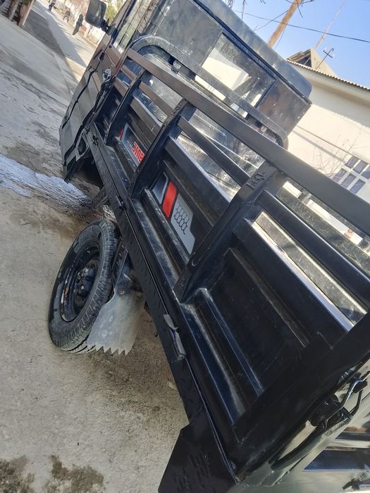 Pul zaril . 1 tonnalik elektr skuter sotiladi.