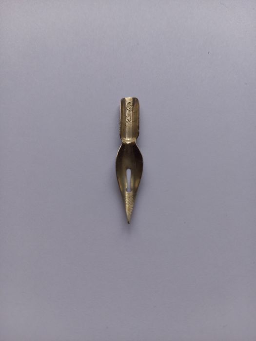 Перо для школьной ручки