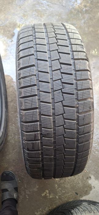 Продам WINRUN зимние шины 235/55/18 состояние идеал 3 шт 200 км пробег