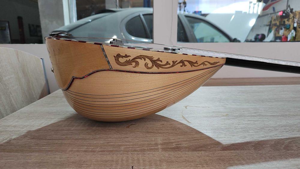 Продавам поръчково гръцко бузуки