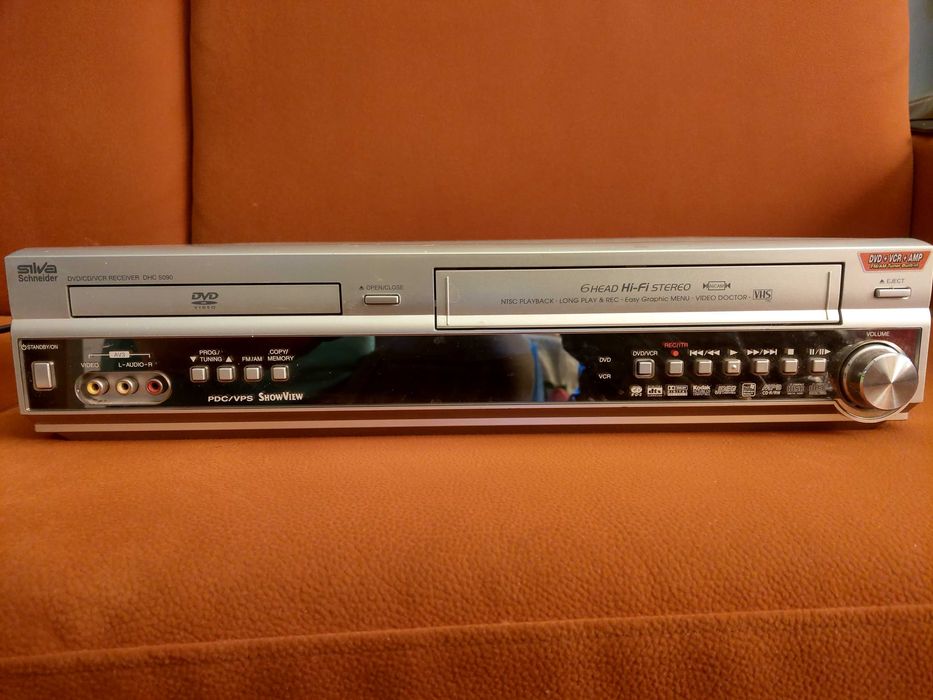 Aparat Combo Dvd/Vhs/Radio/Ampificator 120w