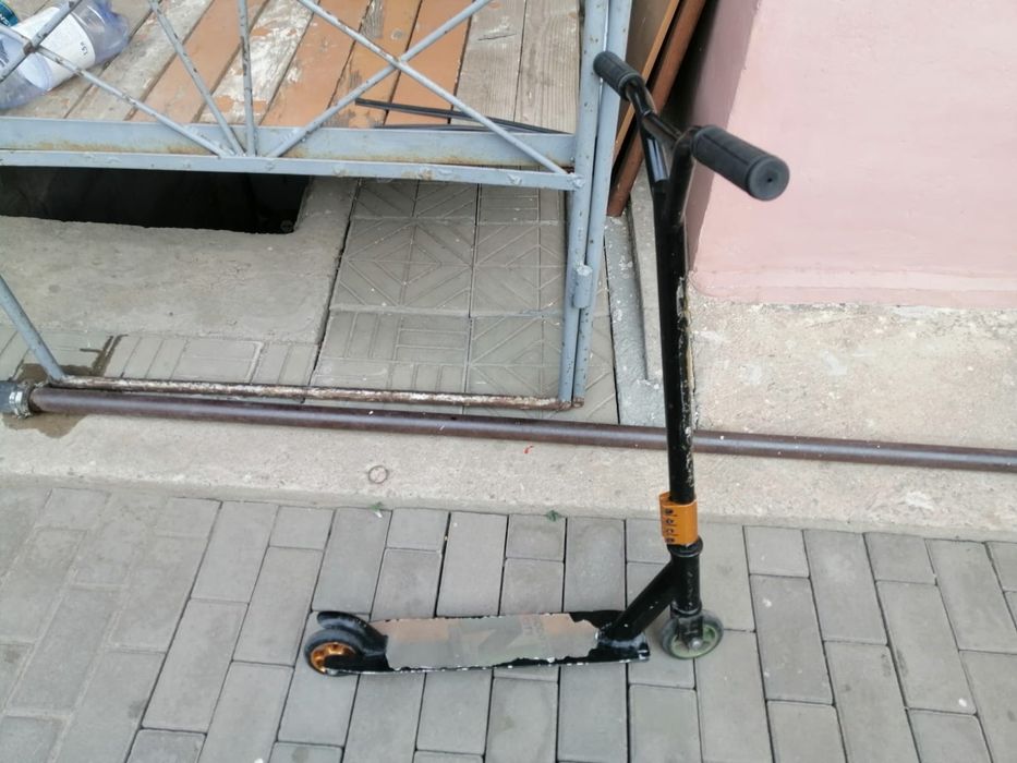 Продам трюковый  самокат