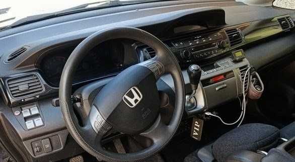 Honda Fr-v 2. 2 CDTI | Сменен съединител | 6 места