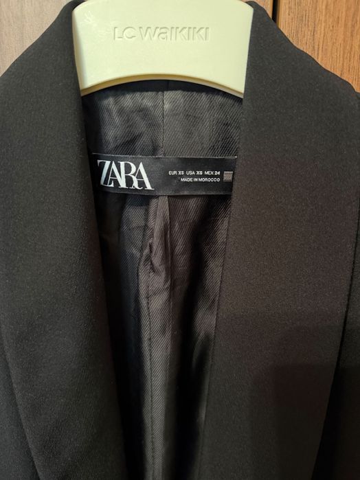 Черен блейзър Zara
