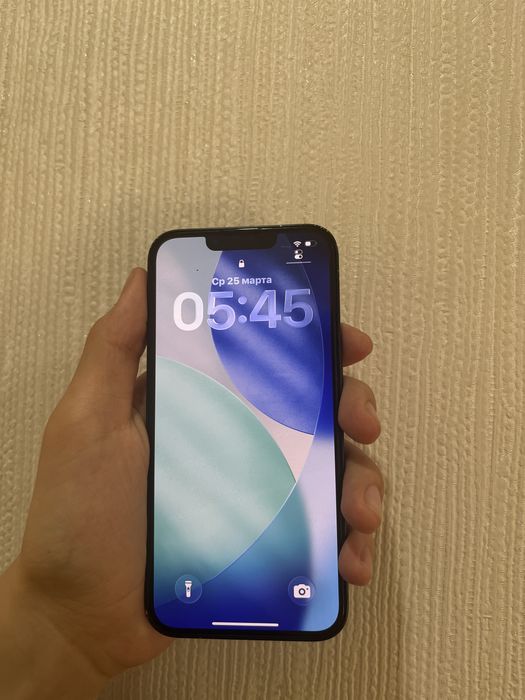 Продам айфон 13