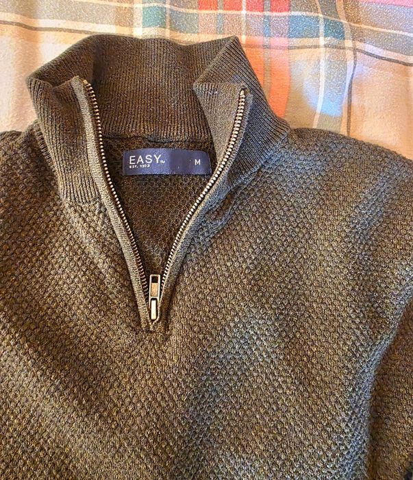 Продавам мъжки пуловер