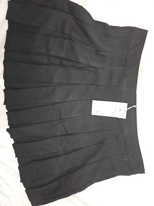 Fusta mini Cropp, cu pliuri, marimea XL, negru