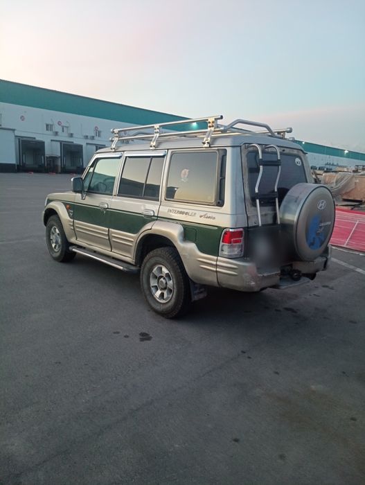 Hyundai Galloper 2
