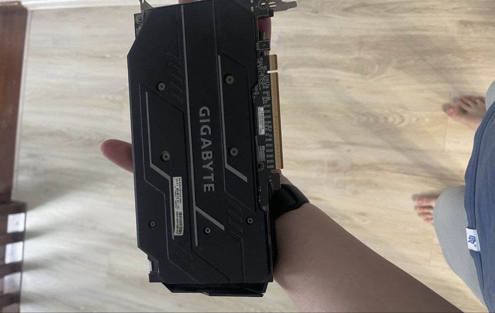 Видеокарта rx5600xt 6 gb gigabyte