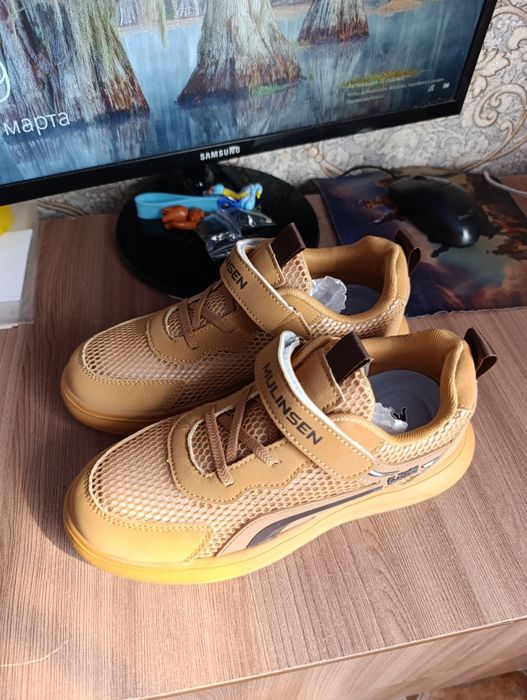 Кроссовки на мальчика