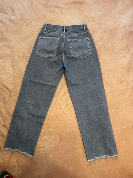 Blugi blu cu talie înaltă