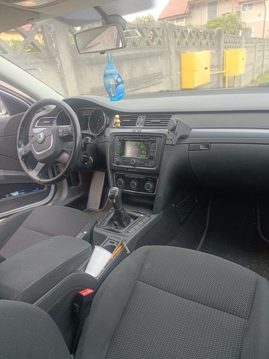 Vând  Skoda Superb 2010