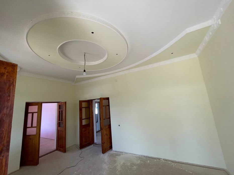 Ассаламу Алайкум тошми постидан 7 км кирганда уй сотилади 4 хонали+ па