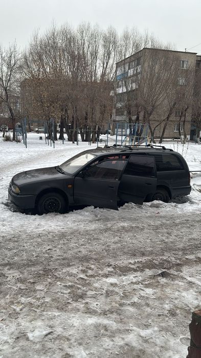 Продам машину ниссан премьера универсал