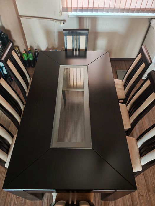 Трапезна маса с 8 стола