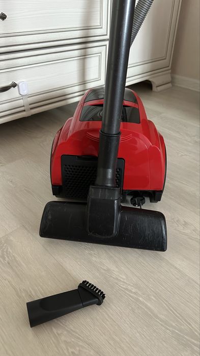 Пылесос Samsung 1600 w SC4520 красный