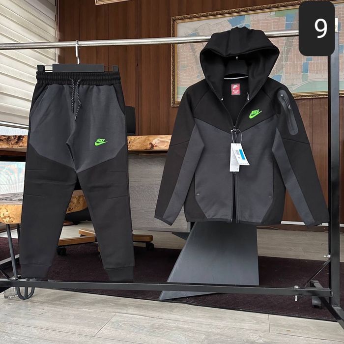Trening nike tech