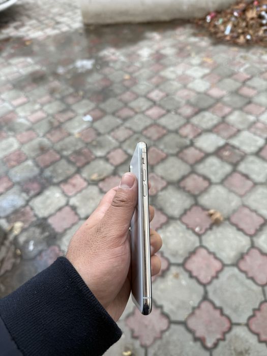 Iphone x ayfon x 64gb oq tel ideal sotiladi aybi yo face ishlidi