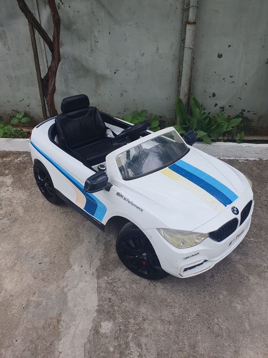Masinuta electrica BMW M4