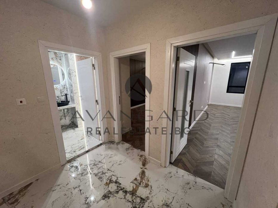 Продава се Двустаен апартамент в Пловдив, Христо Смирненски - 75 кв.м за 2027 €/кв.м - Снимка #7