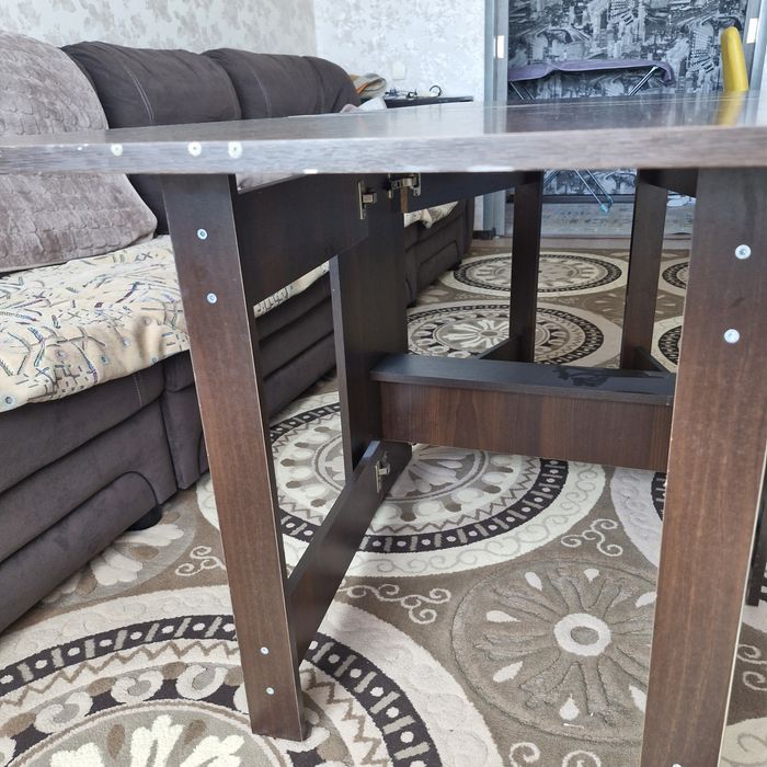 Столы тумба  в хорошем состояние.