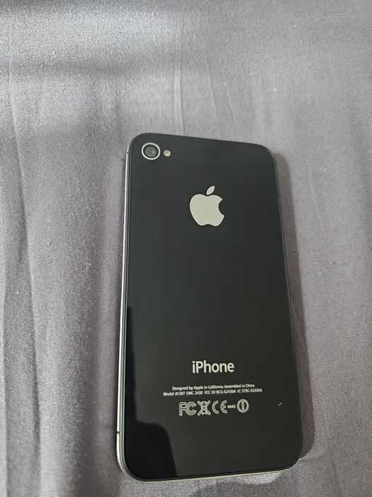Iphone 4s  black в идеале