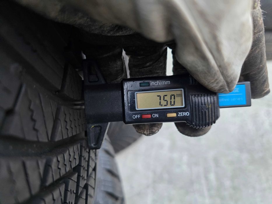 2бр Като нови зимни гуми 225 55 17 - Hankook - DOT 2023