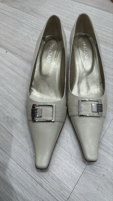 Продам бу 39/40 на низком каблуке