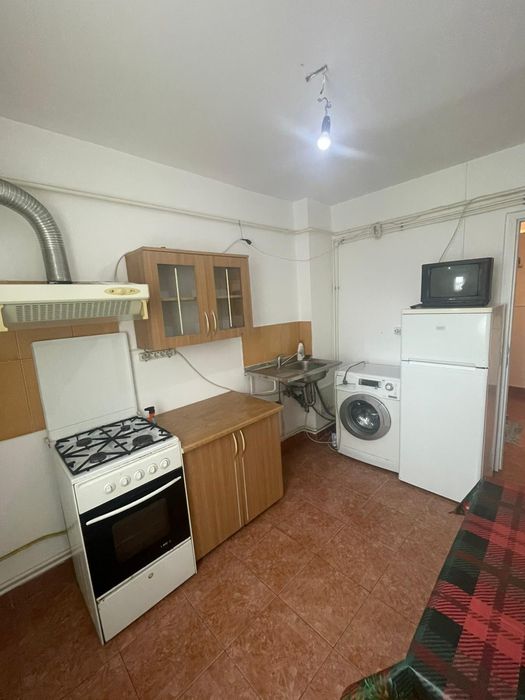 Închiriez garsoniera Războieni