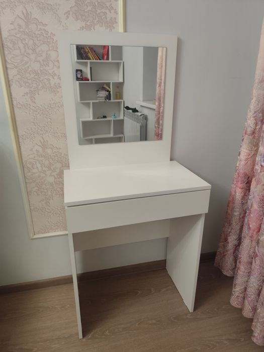 Туалетный столик