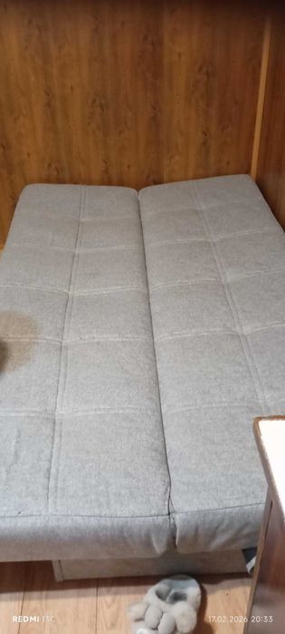 Диван, малко използван.